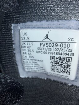 Nike Jordan 4 Black cat (2025) - 6