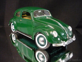 Volkswagen Beetle zelený VW Maisto 1/18 - 6