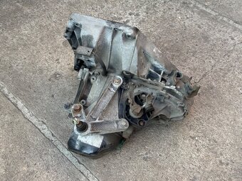 Motor a převodovka Nissan 1.6i HR16 - 6
