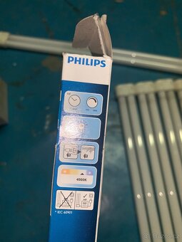 Zářivky halogen philips 2g11 - 6