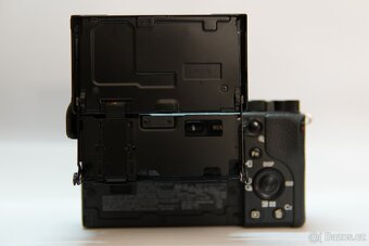 Sony Alpha A6400 – tělo s příslušenstvím - 6