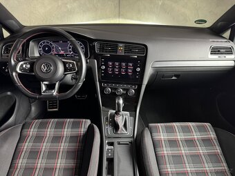 Volkswagen Golf  2,0 TSi DSG 180kW GTI Virtual Assist - 6
