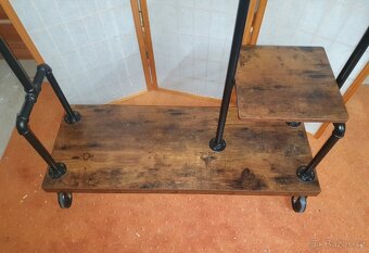 Pojízdný rustikální věšák - 6