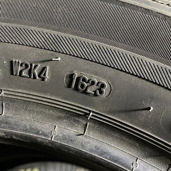 Zimní pneu 215/55 R17 98V Barum 5,5mm - 6