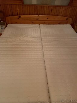 Prodám manžel. postel s matracemi - masiv. borovice - 6