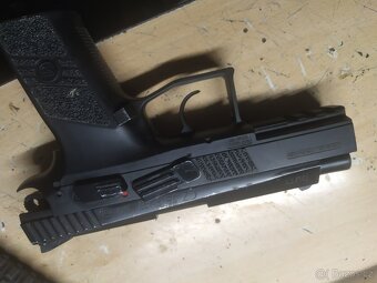 CZ 75 P07 airsoft - 6
