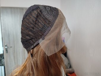 Nová polodlouhá sestříhaná zrzavá Lacefront paruka - 6
