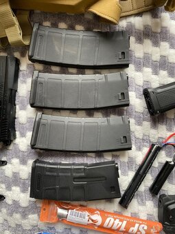KOMPLETNÍ AIRSOFT VÝBAVA NA PRODEJ – ZBRAŇ, VÝSTROJ, OBLEČEN - 6