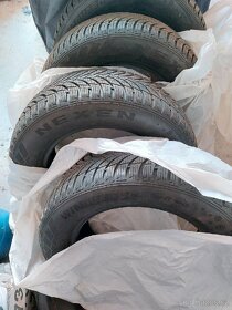 Prodam Nexen M+S 215 60 r16 zima - 6