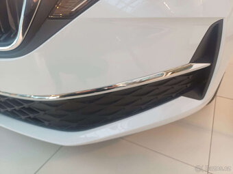 Škoda Octavia IV 4 lampa 5E3945207A lišta - 6