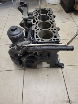 Blok motor 2.0l 103kw octavia 2 - 6