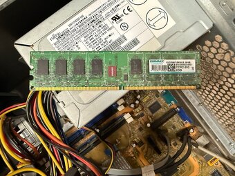 Počítač Fujitsu - Siemens - NA DÍLY - 6