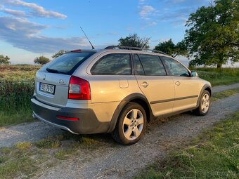 Škoda Octavia 2 SCOUT Combi 2.0TDI - 6