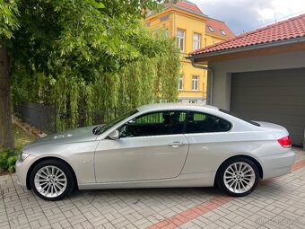 BMW E92 325i 160KW+6.ST-MAN/SPORTSITZE/2X-SADA-KOL/XENON - 6