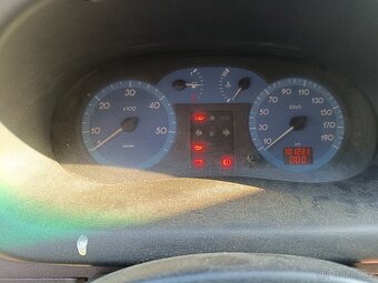 Renault master 2.2 dci L2h2 šestimístný - 6