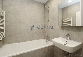 Pronájem bytu 3+kk, 67m2, 4. p., výtah, v ulici Rumunská, Pr - 6