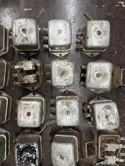 Predám skrinkový regulátor napati JAWA ČZ 175 250 35 - 6