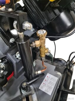 Pásová pila na kov s chlazením - 6