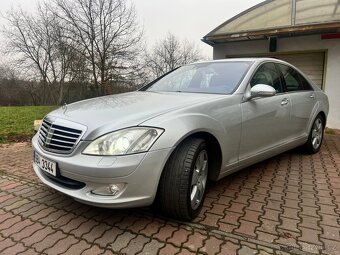 221 Mercedes-Benz - 6