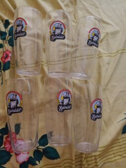 Prodám pivní skleničky Bakalář 0,5 l - 6