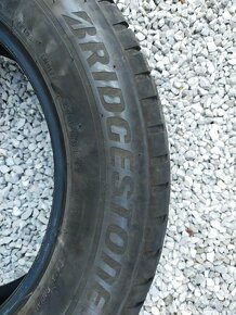 Bridgestone Blizak 215/65/17 - 6