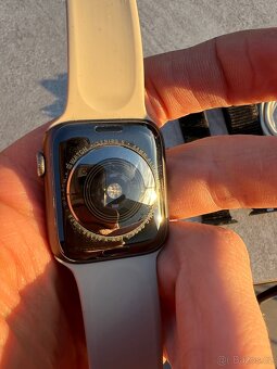 Apple Watch 5 44mm - 6