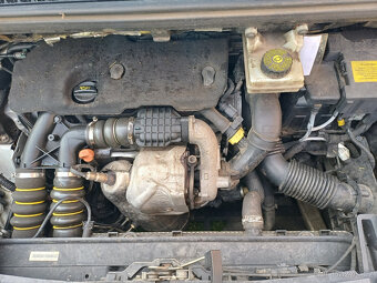 Prodám Peugeot 5008 1,6HDI 82 kw - 6
