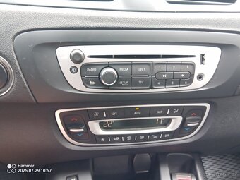 Renault Scénic 1.6 81 KW Benzín N. Model 2014 - 6