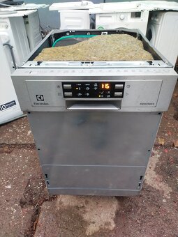 Prodám VESTAVNOU NEREZOVOU myčku zn. ELECTROLUX---DOVEZU-- - 6