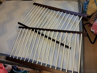 Dětská postýlka s matraci a uzavřeným šuplikem - 6