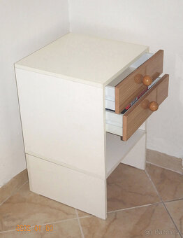 Praktická skříňka ze dvou částí. - 6