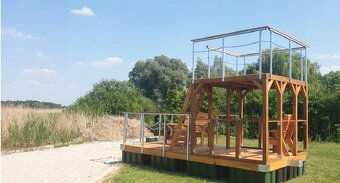 Hausbót si postavte na plastových plovácích - 6