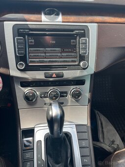VW Passat Variant Highline 2.0 TDI 2014  kůže + masáže - 6
