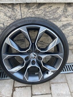 Škoda Octavia RS X-trem R19 origo - 6