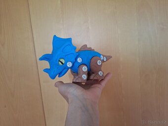 Dinosaurus se šroubkovákem - 6