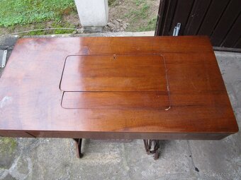 Šicí stroj SINGER , MINERVA - 6