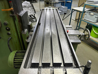 Frézka vertikální FA 3 AV - 6