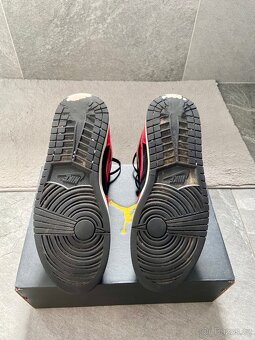 Nike Air Jordan 1 Mid Bred - 6