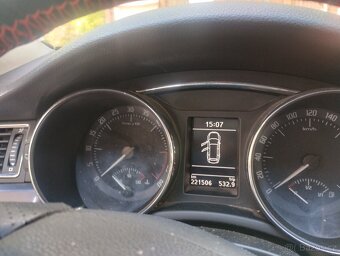 Škoda Superb 2.0tdi 103kw - 6