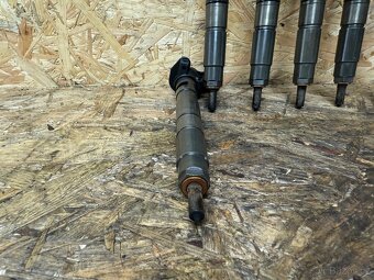 VSTŘIKOVAČE 3.0 TDI 171KW/165KW 059130277AH - 6