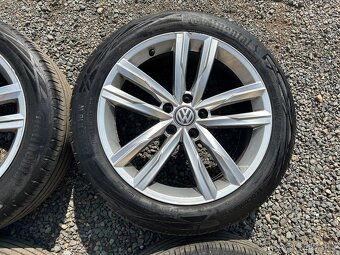 Alu orig letni sada Volkswagen 5x112 8J ET44 235/45 R18 - 6