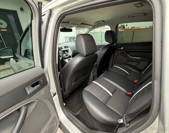 FORD KUGA 2.0 TDCI 103 KW, TITANIUM 4X4, PO ROZVODECH - 6