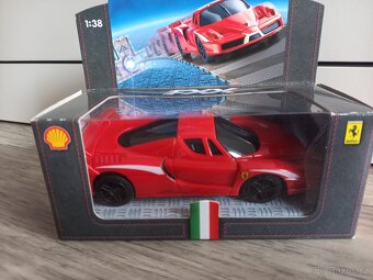 5ks modelů Ferrari Shell V-power 1:38 - 6