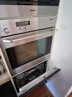 Kuchyně v moderně-venkovském stylu s ostrůvkem - 6