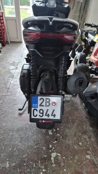 Aprilia sr gt 125 - 6