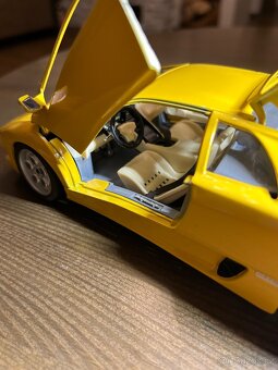 Lamborghini Diablo 1:18 - 6