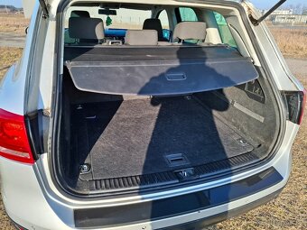 VW Touareg 3.0 TDI Klima Alu Tažné Model Model 2011 - 6