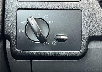 Ford Kuga 2.0TDCi 4x4 KAMERA PANORAMA manuál 100 kw - 6