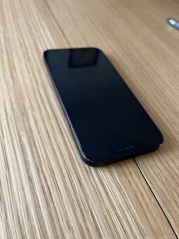 iPhone 12 – 64 GB - 6