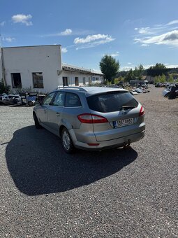 Ford Mondeo 2.0i - 6